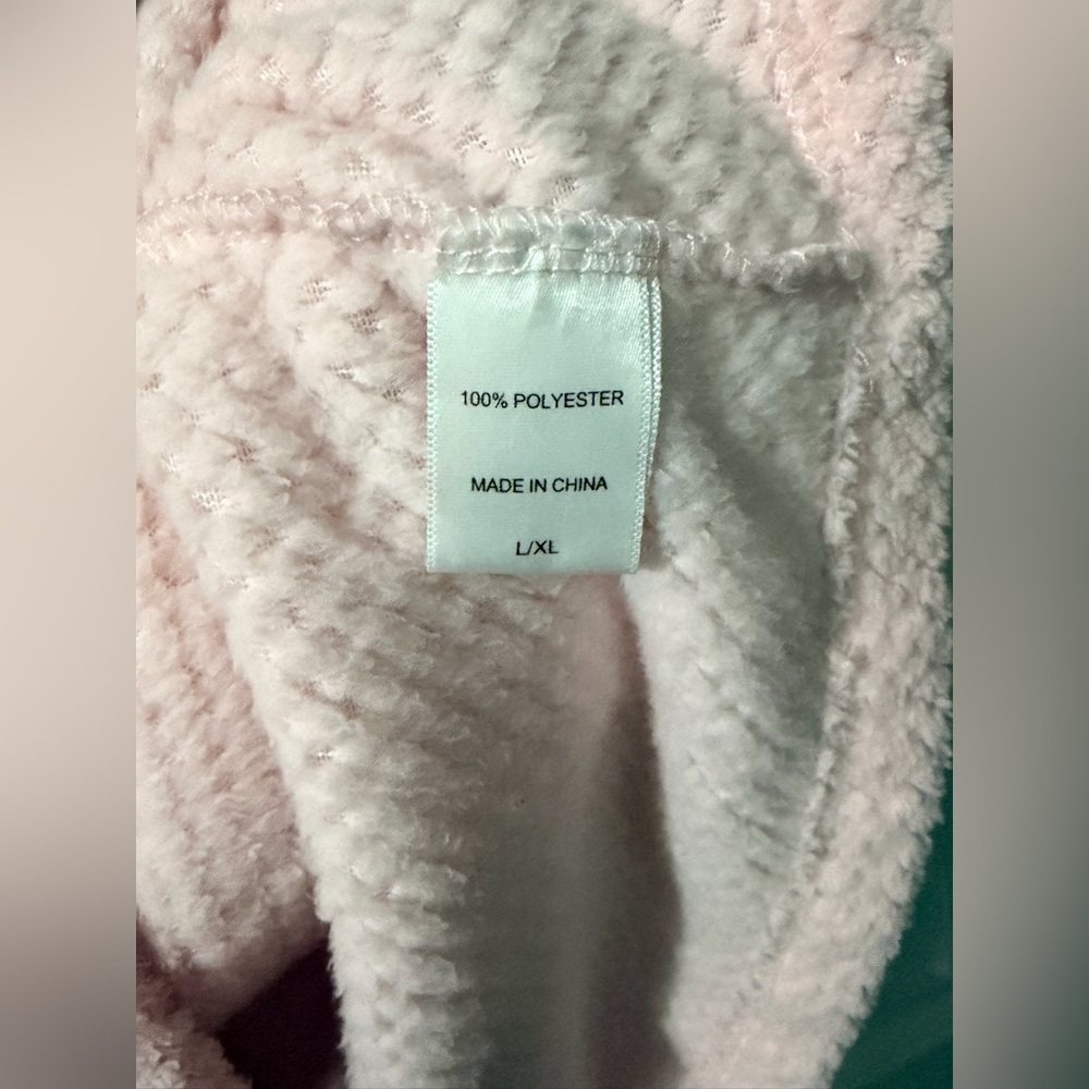Soft and Cozy Pink Robe - Picture 3 of 4